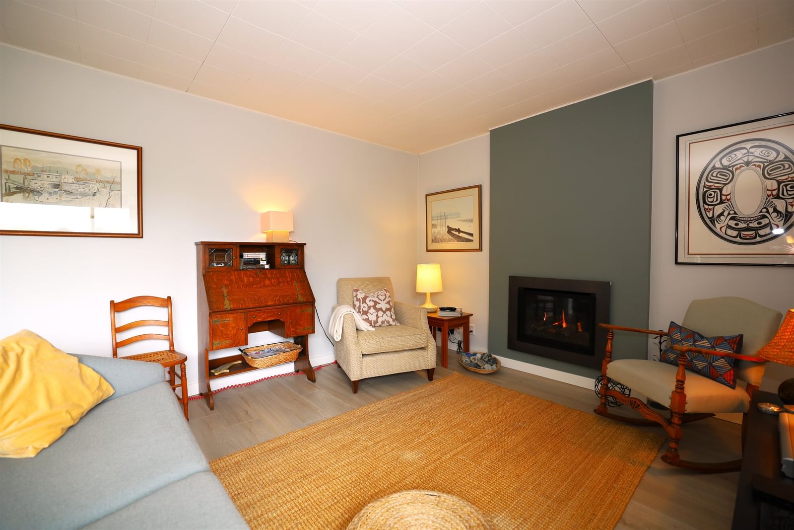 Listing Image 4
