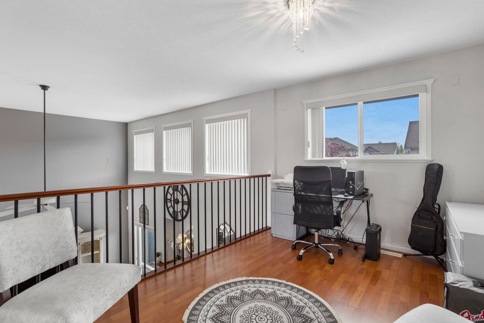 Listing Image 12