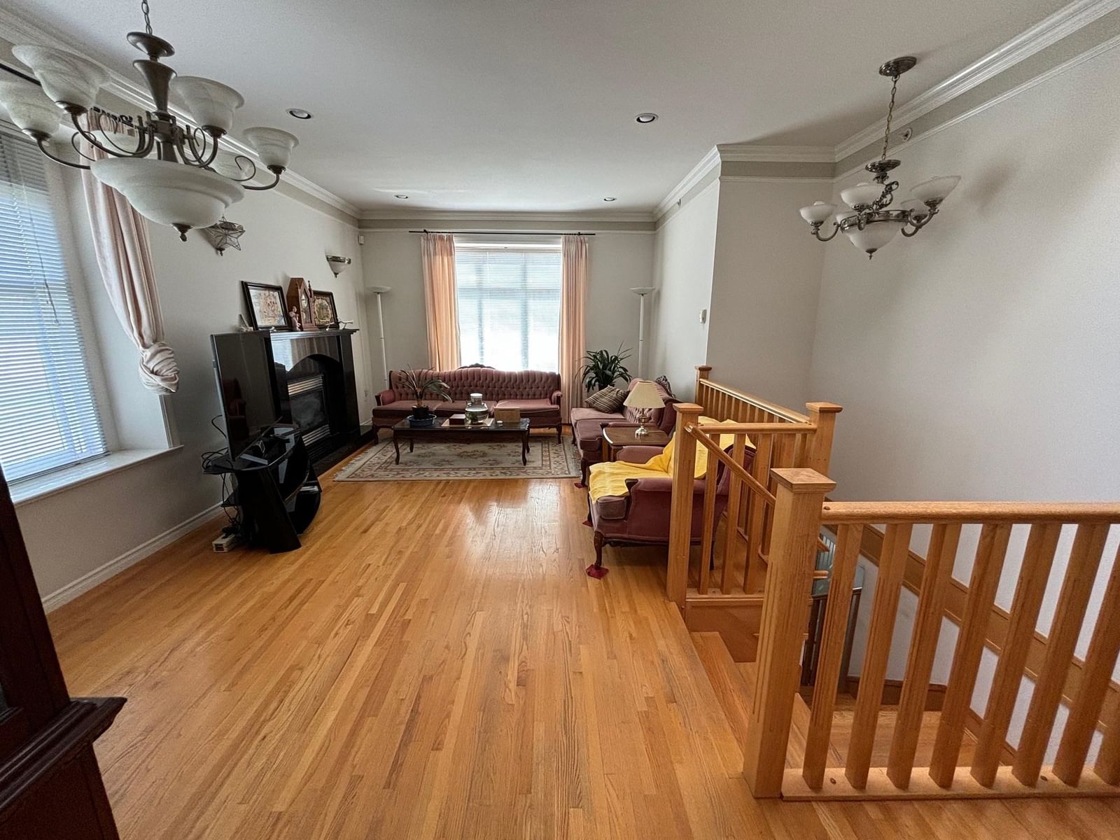 Listing Image 5