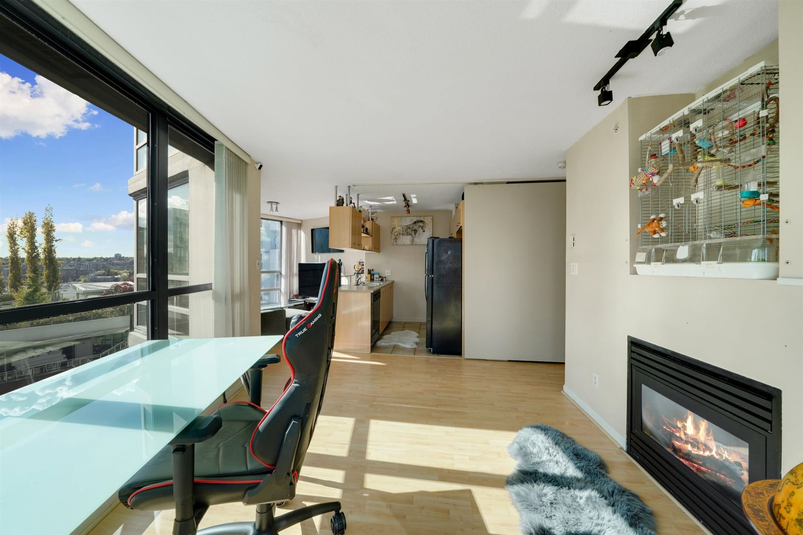 Listing Image 18