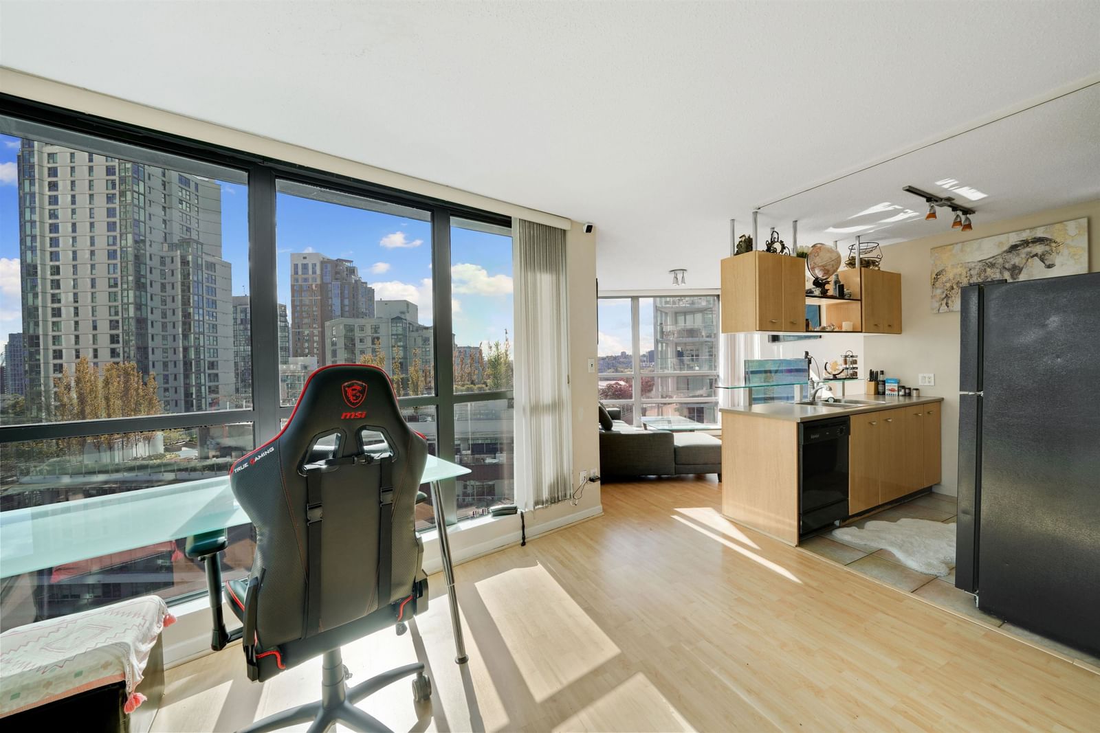 Listing Image 20