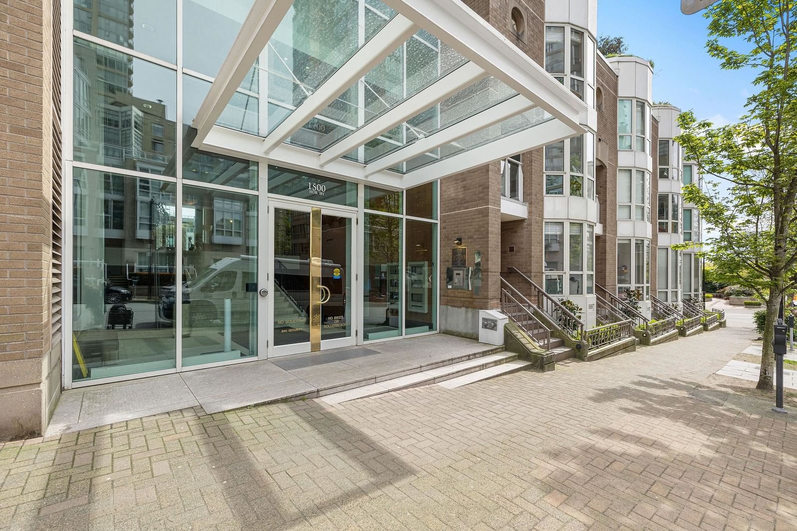 Listing Image 5