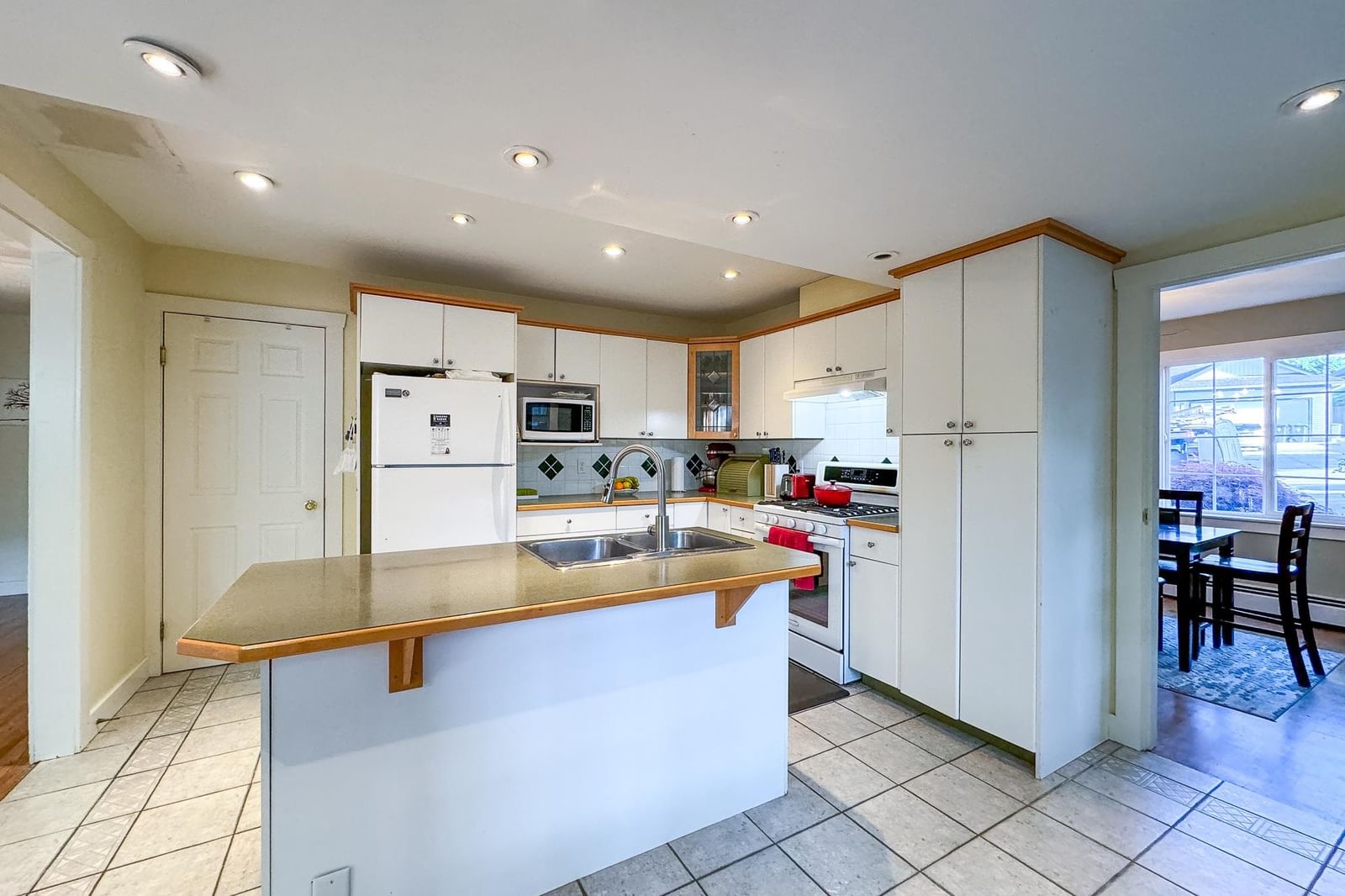 Listing Image 14