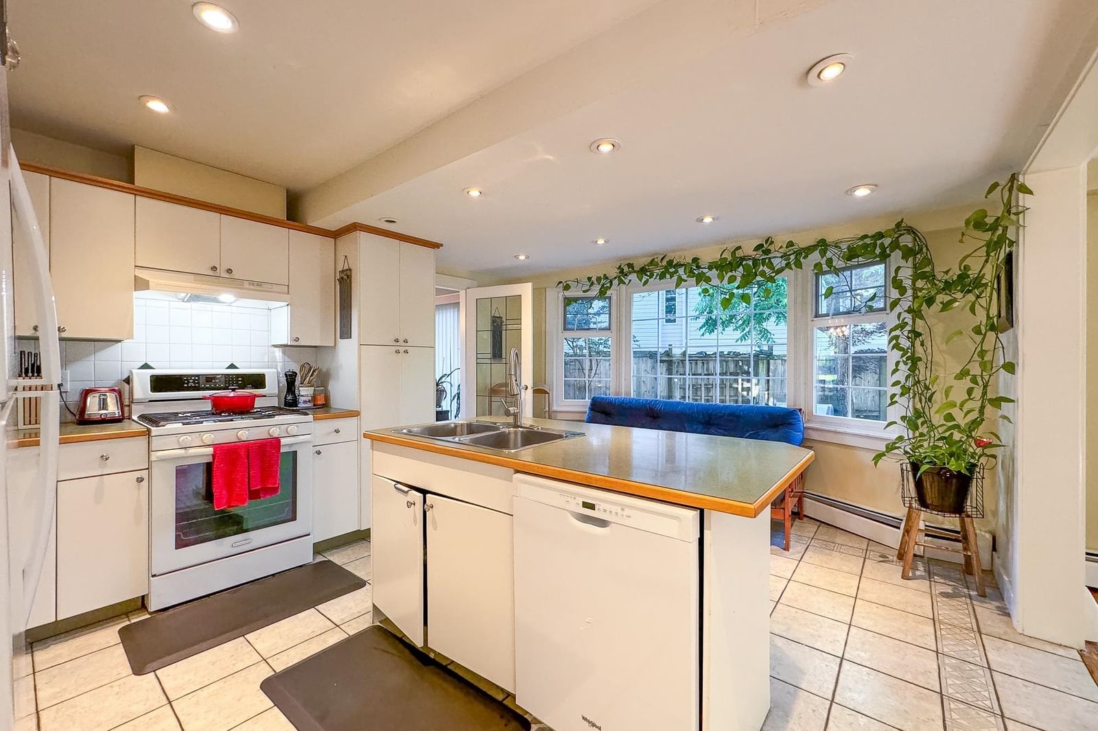 Listing Image 15