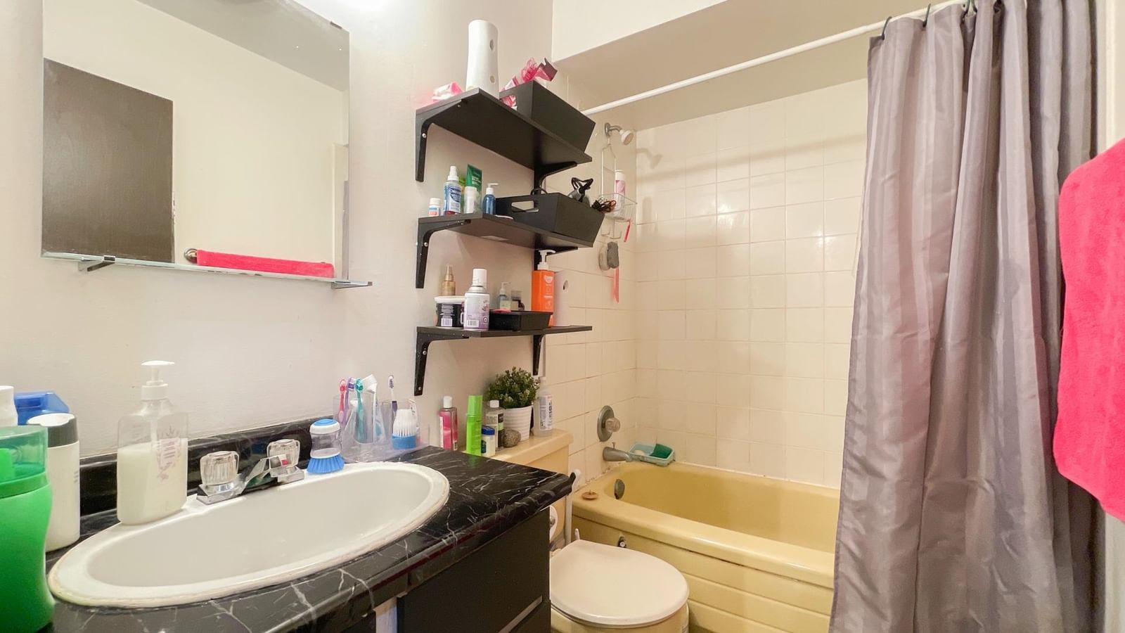 Listing Image 12