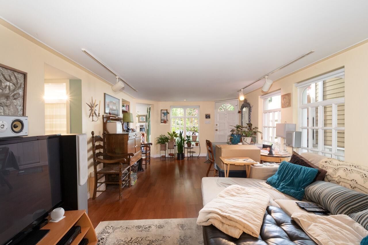 Listing Image 23