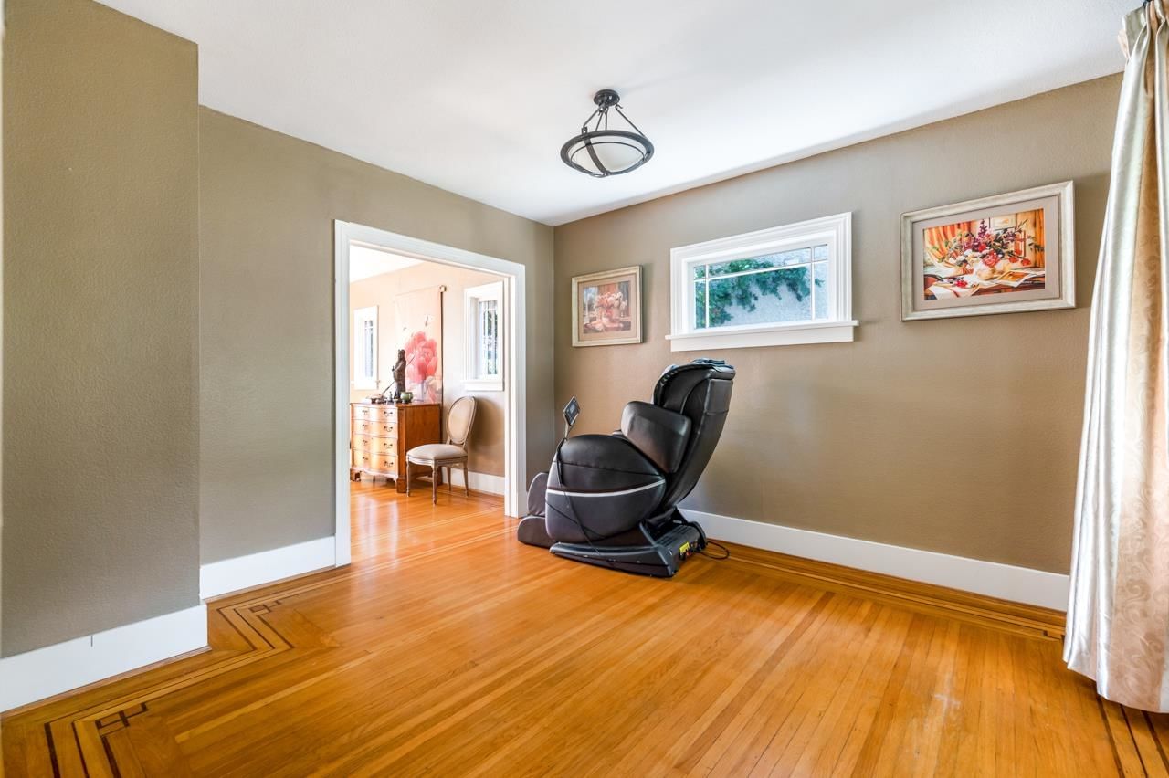 Listing Image 9
