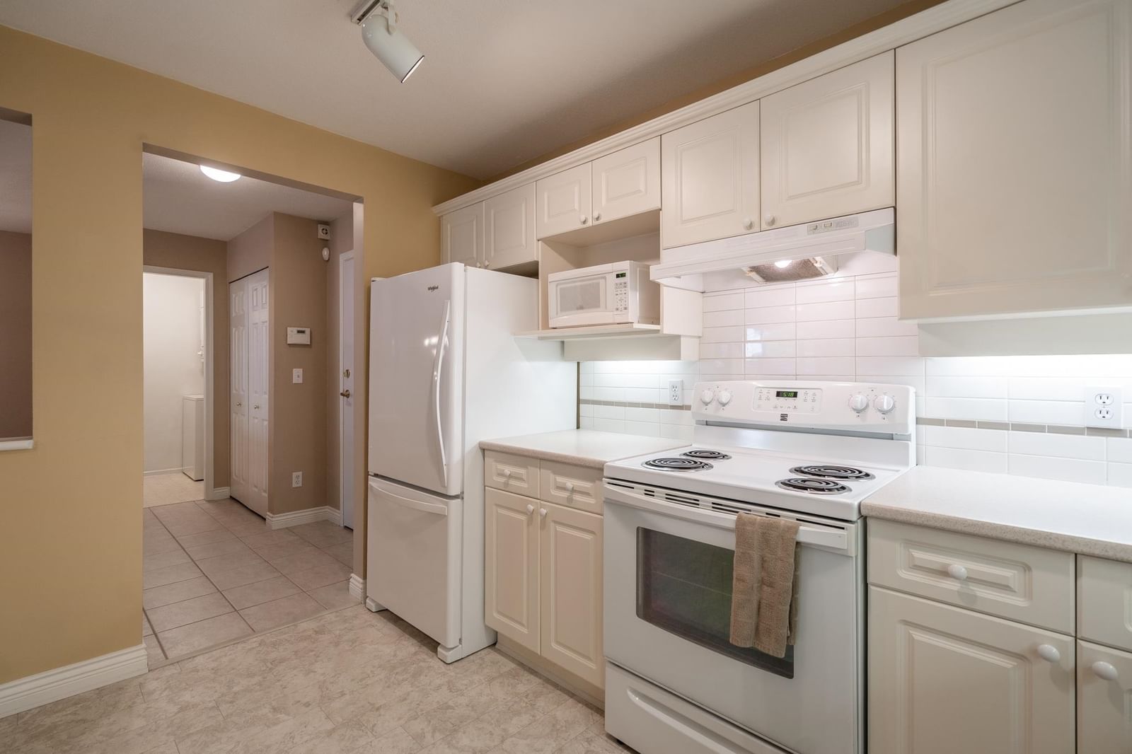 Listing Image 14
