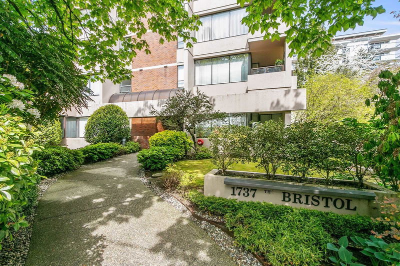 1737 Duchess Avenue #302, West Vancouver, British Columbia (MLS R2879858)