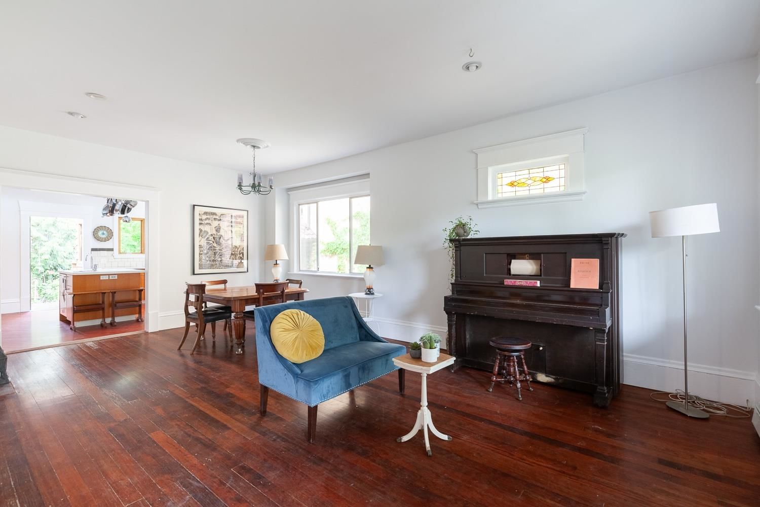 Listing Image 6