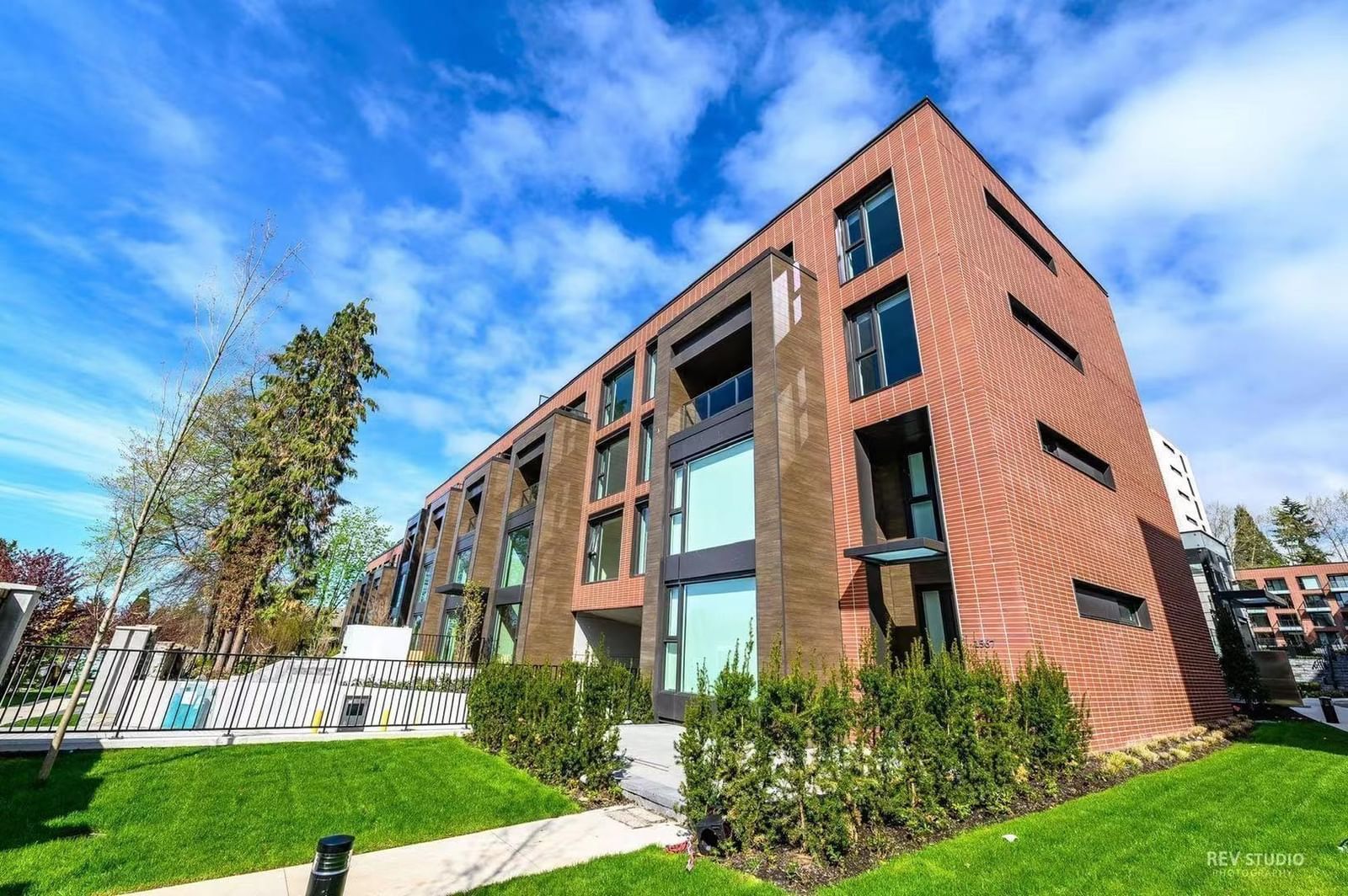 Listing Image 12