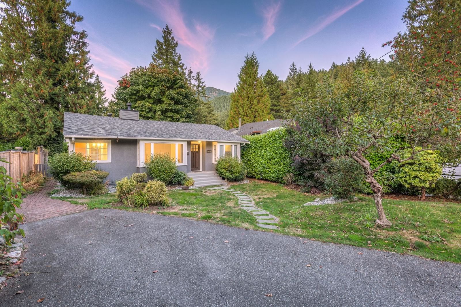 Listing Image 19