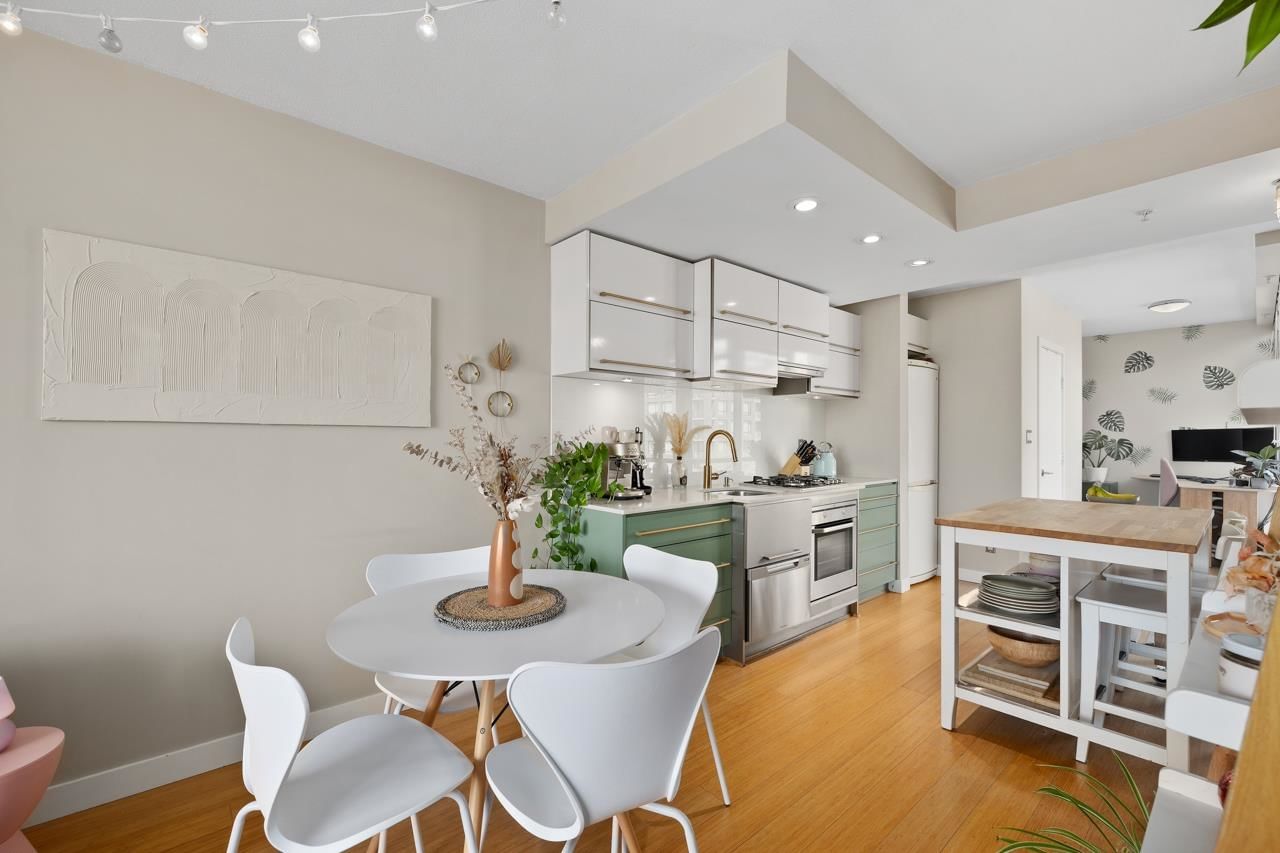 Listing Image 11