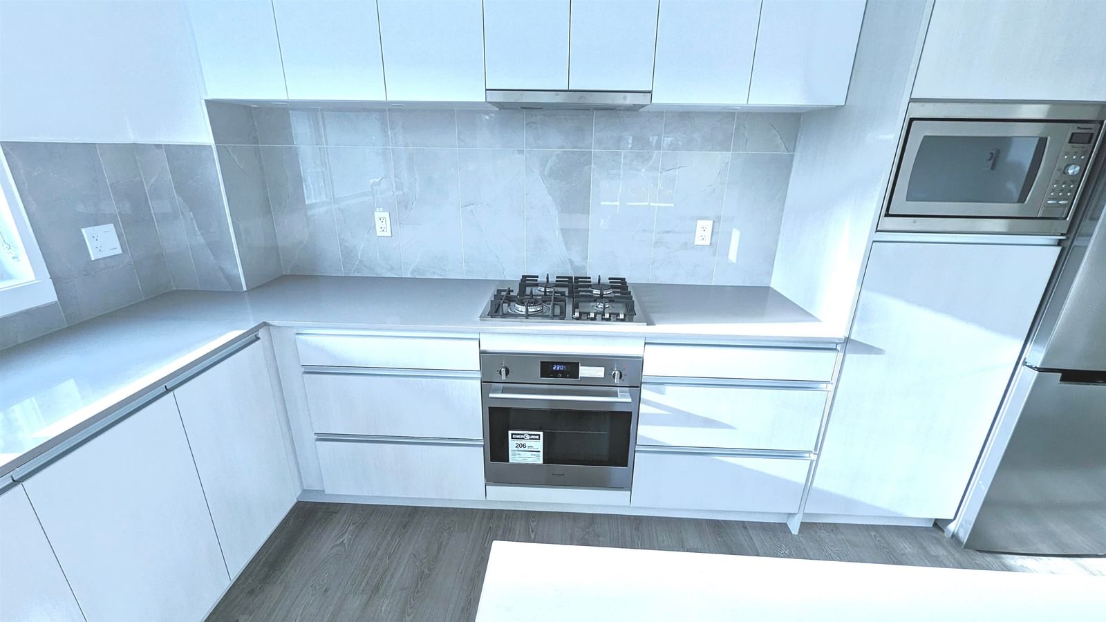 Listing Image 8