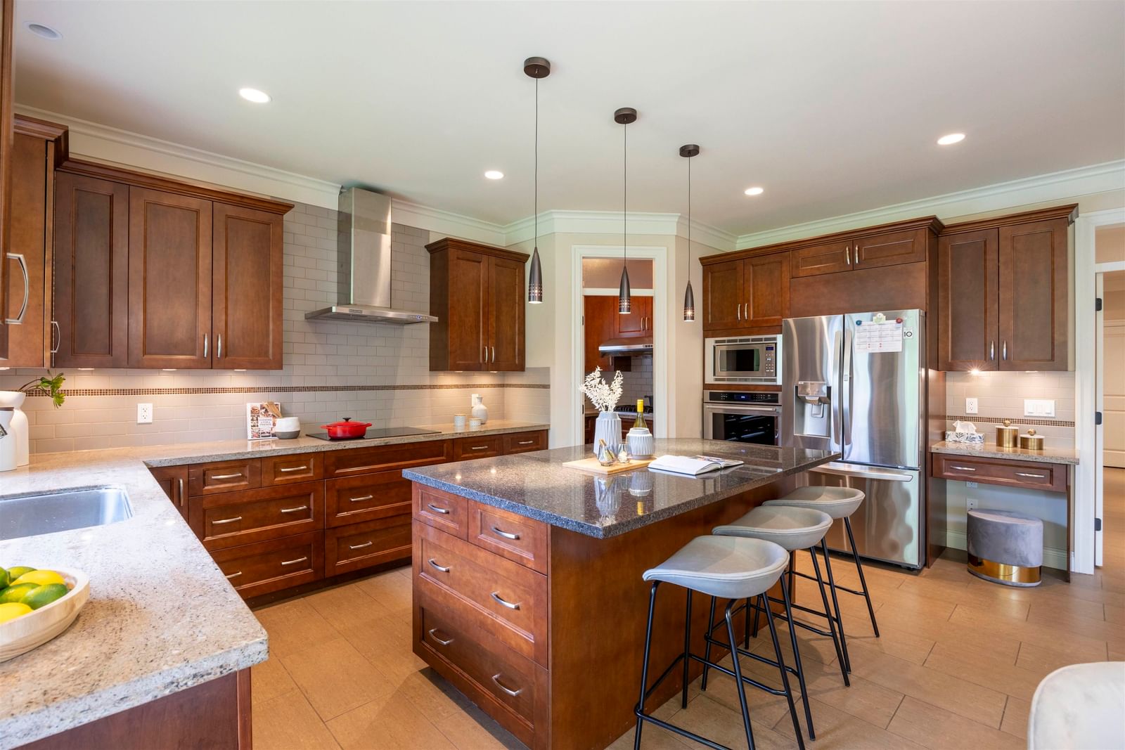 Listing Image 12