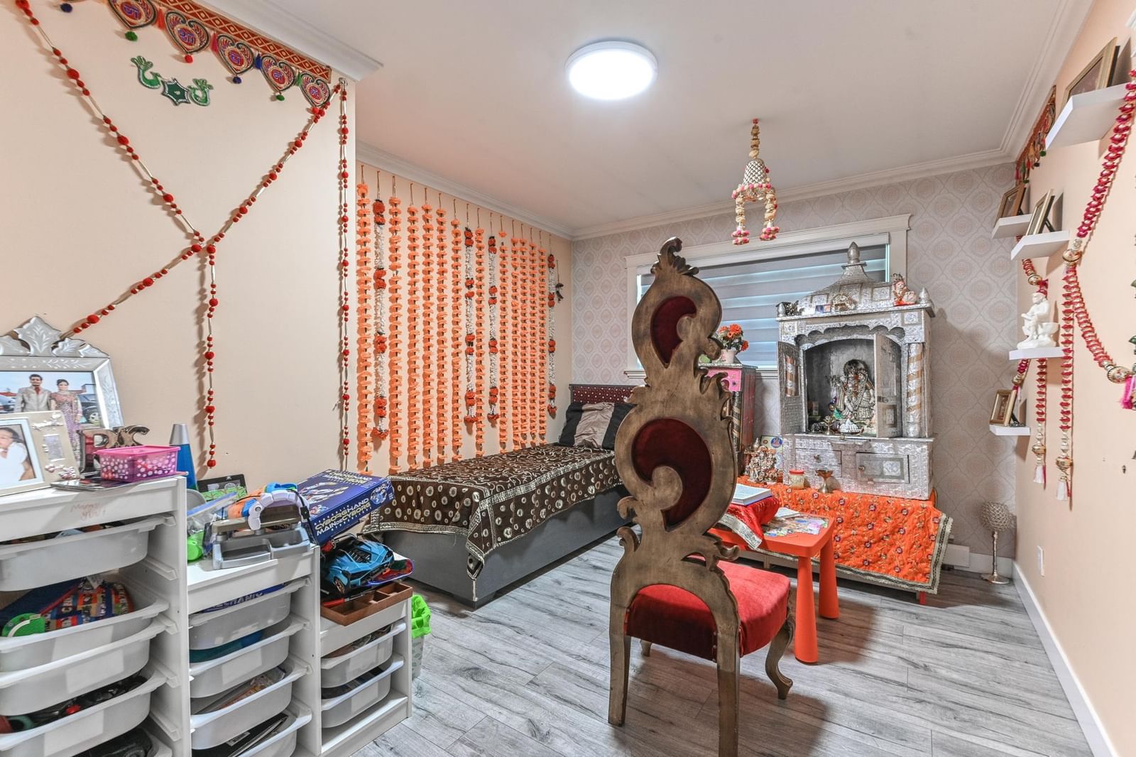 Listing Image 12