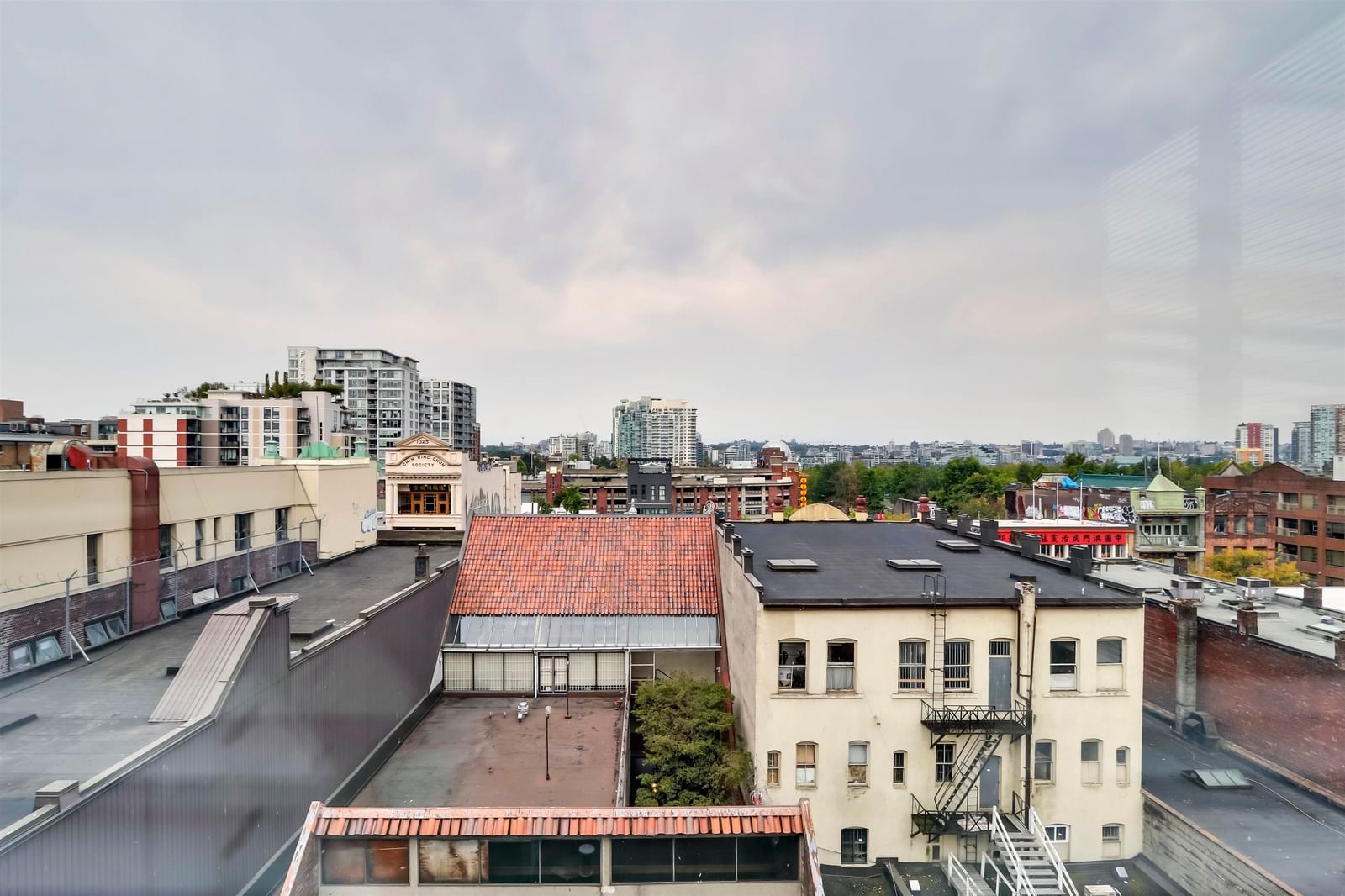 Listing Image 10