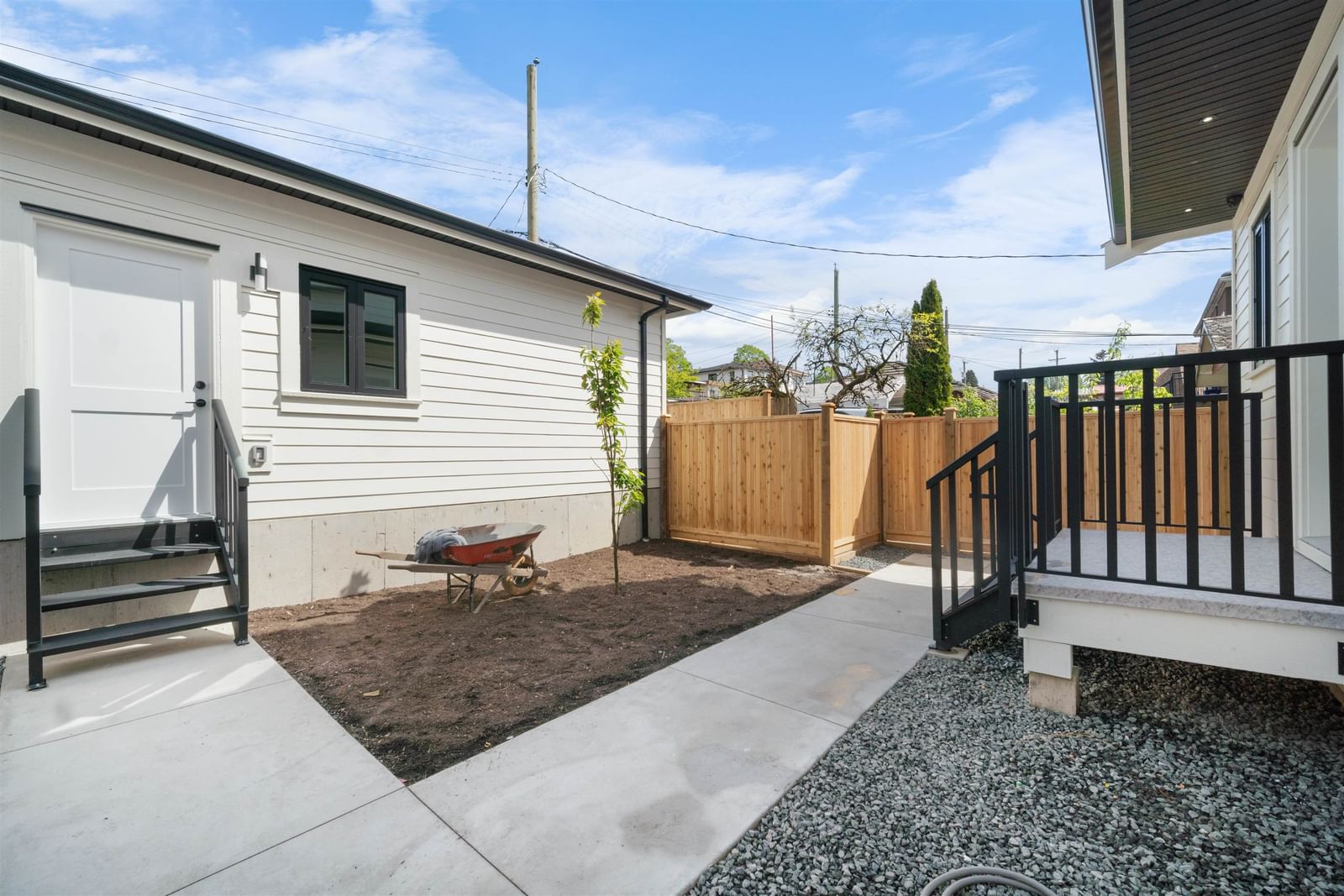 Listing Image 18