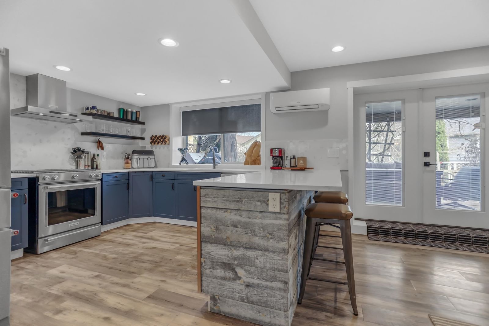 Listing Image 19