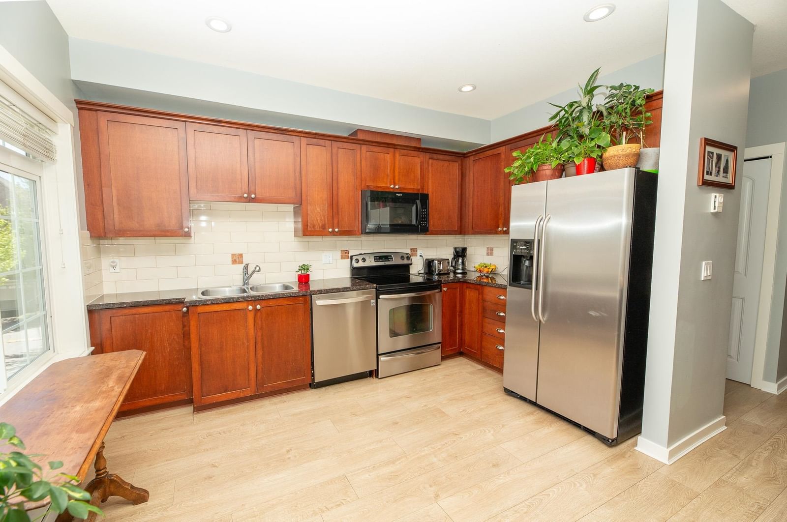 Listing Image 12