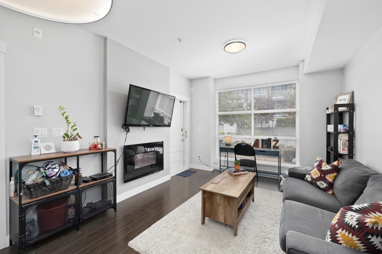 Listing Image 9