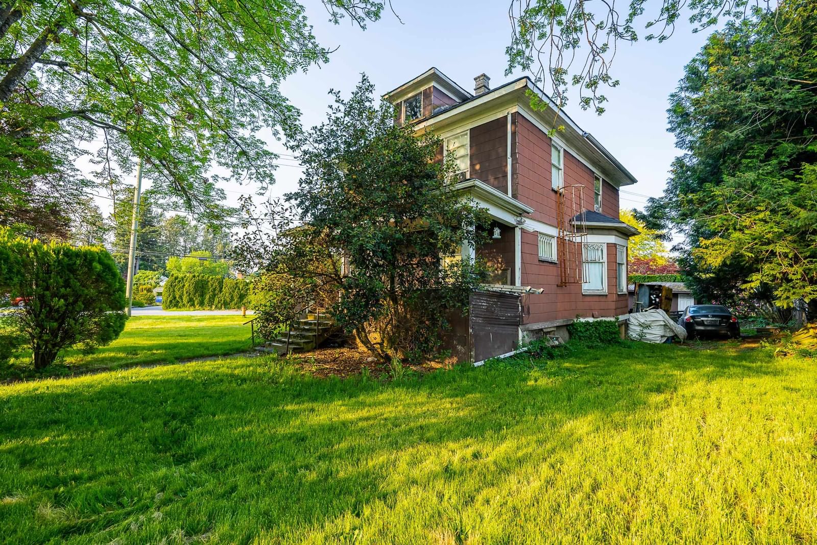 Listing Image 4
