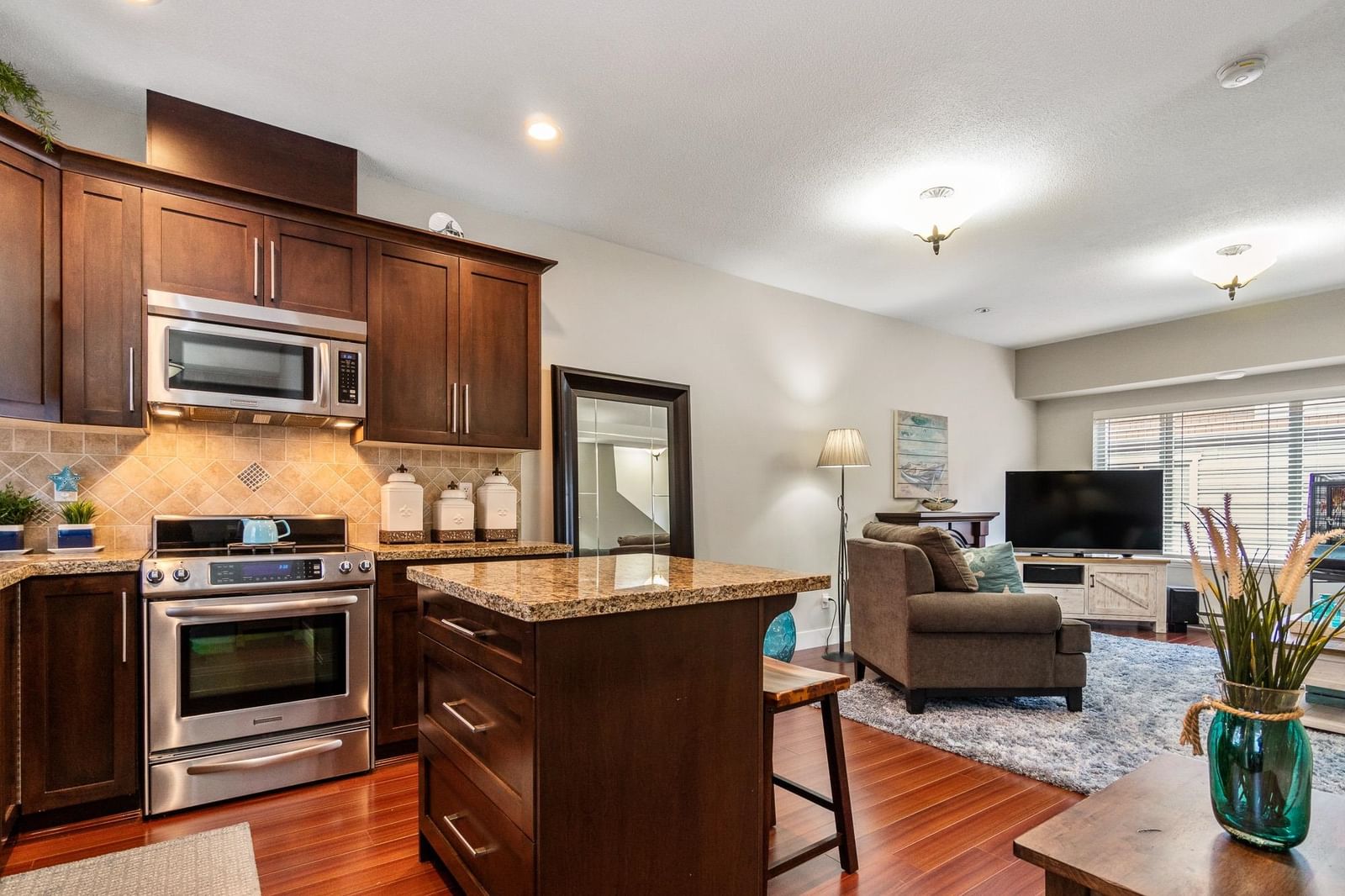 Listing Image 15