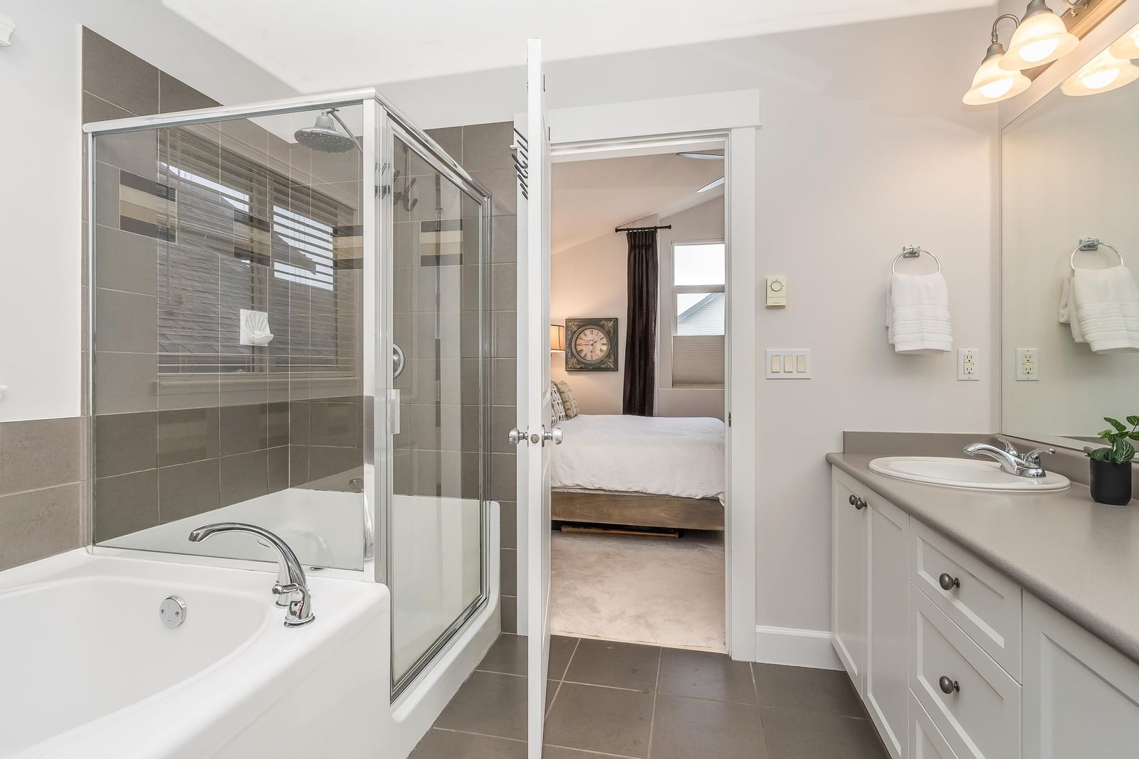 Listing Image 24
