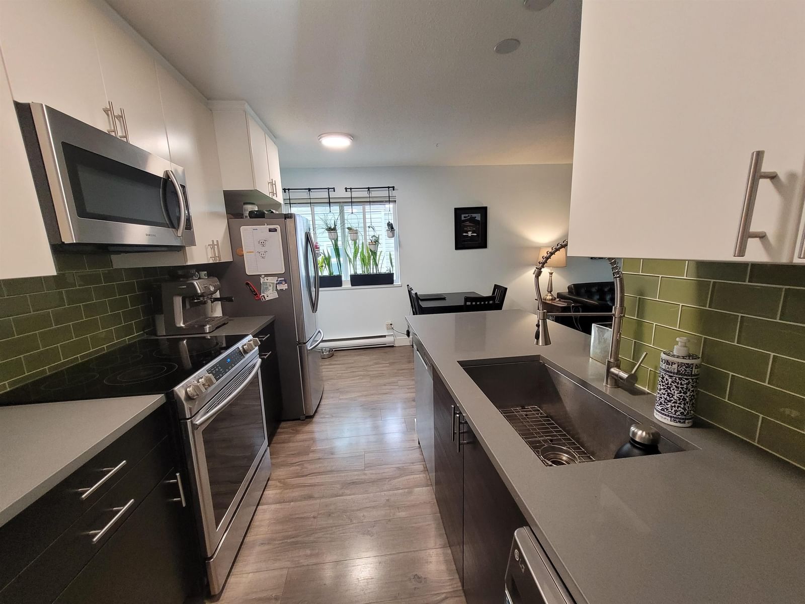 Listing Image 6