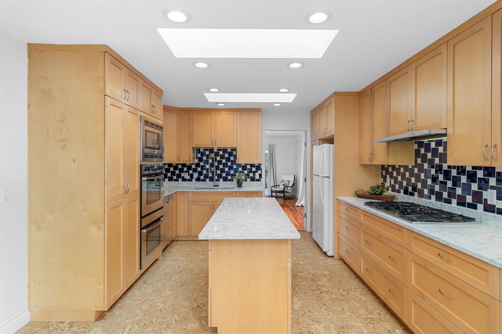 Listing Image 8