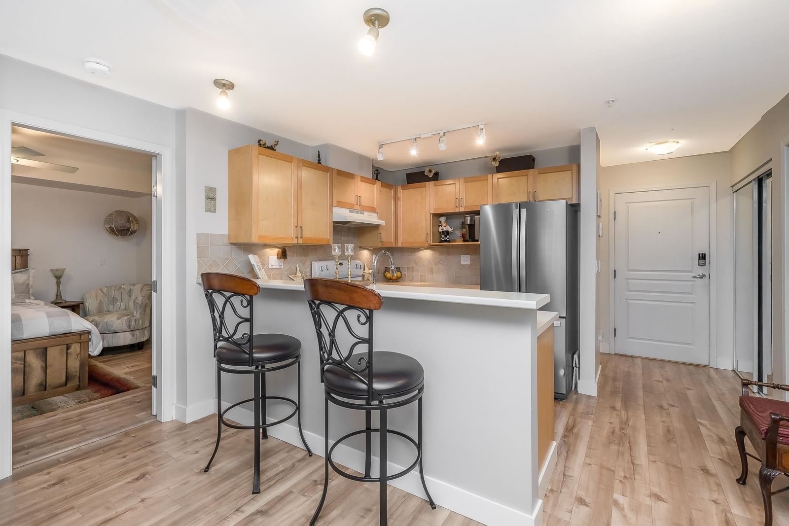 Listing Image 16