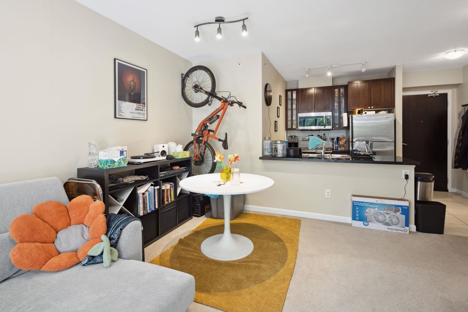 Listing Image 10