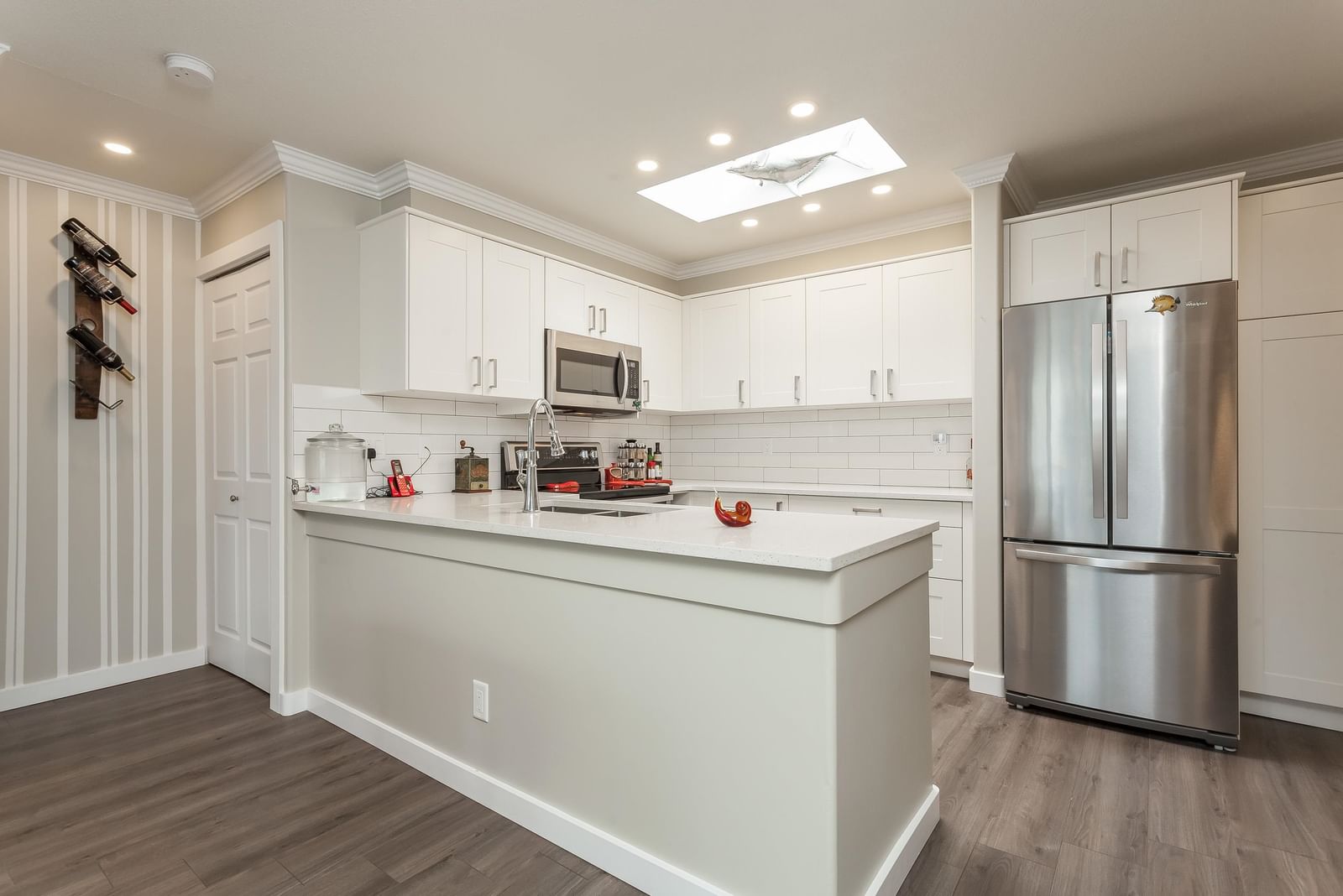 Listing Image 10