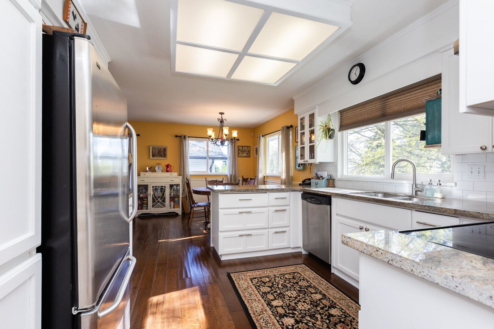 Listing Image 11