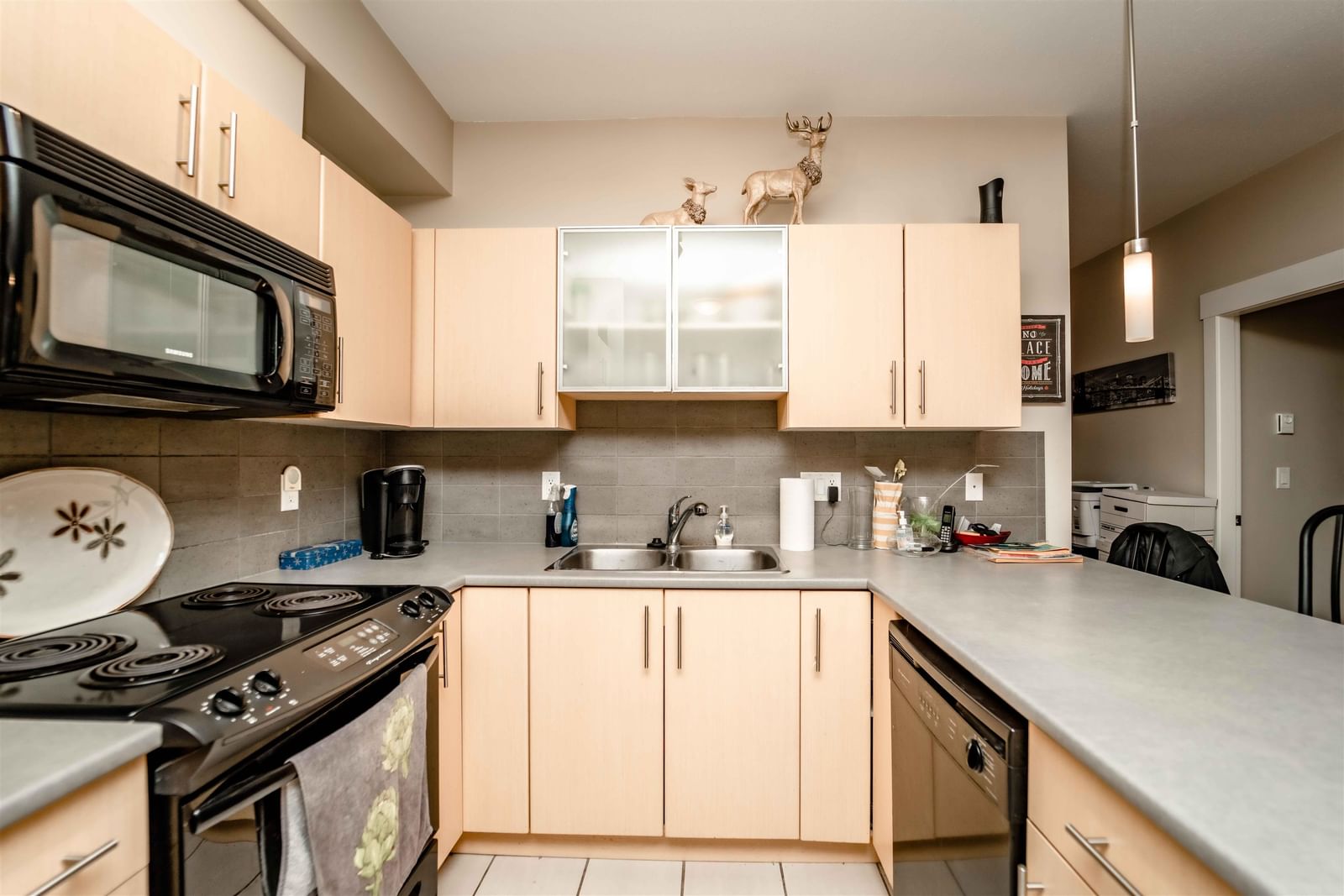Listing Image 12