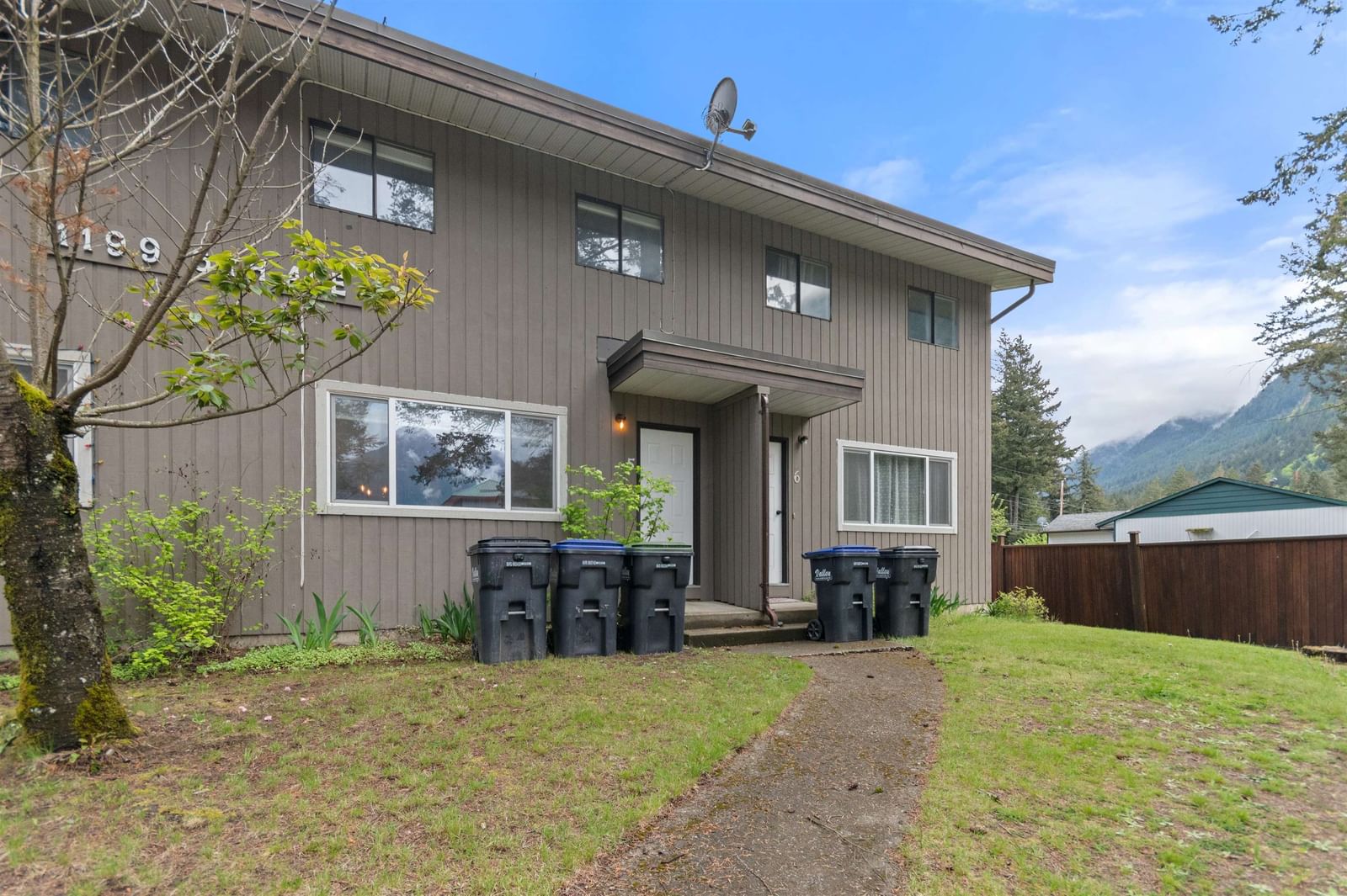 Listing Image 1