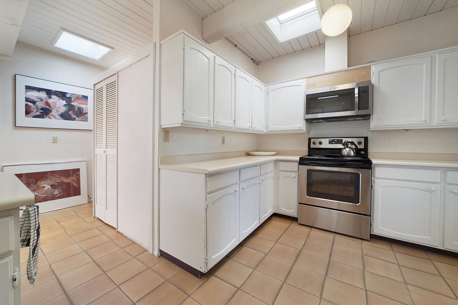 Listing Image 14