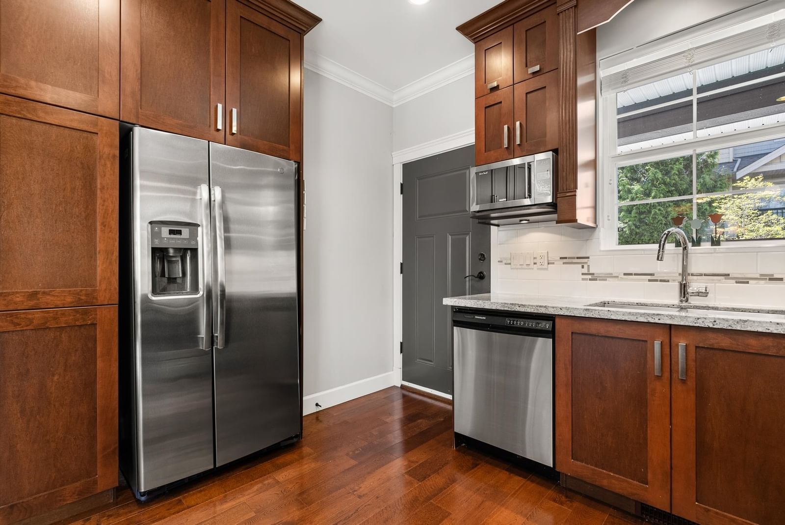 Listing Image 15