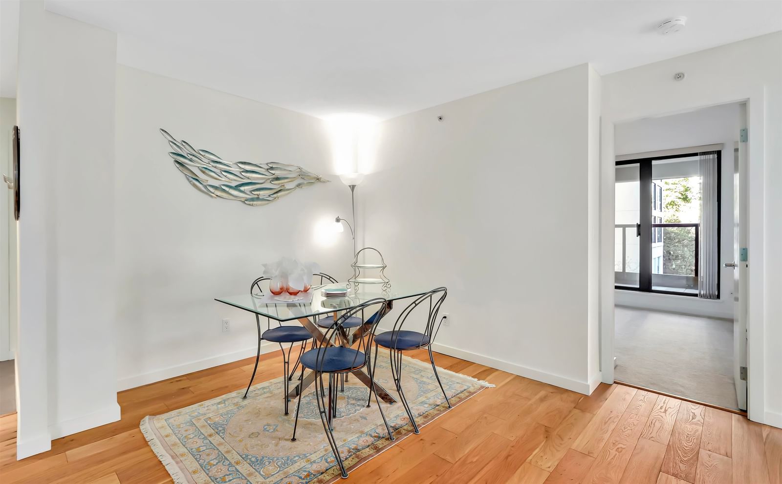 Listing Image 12