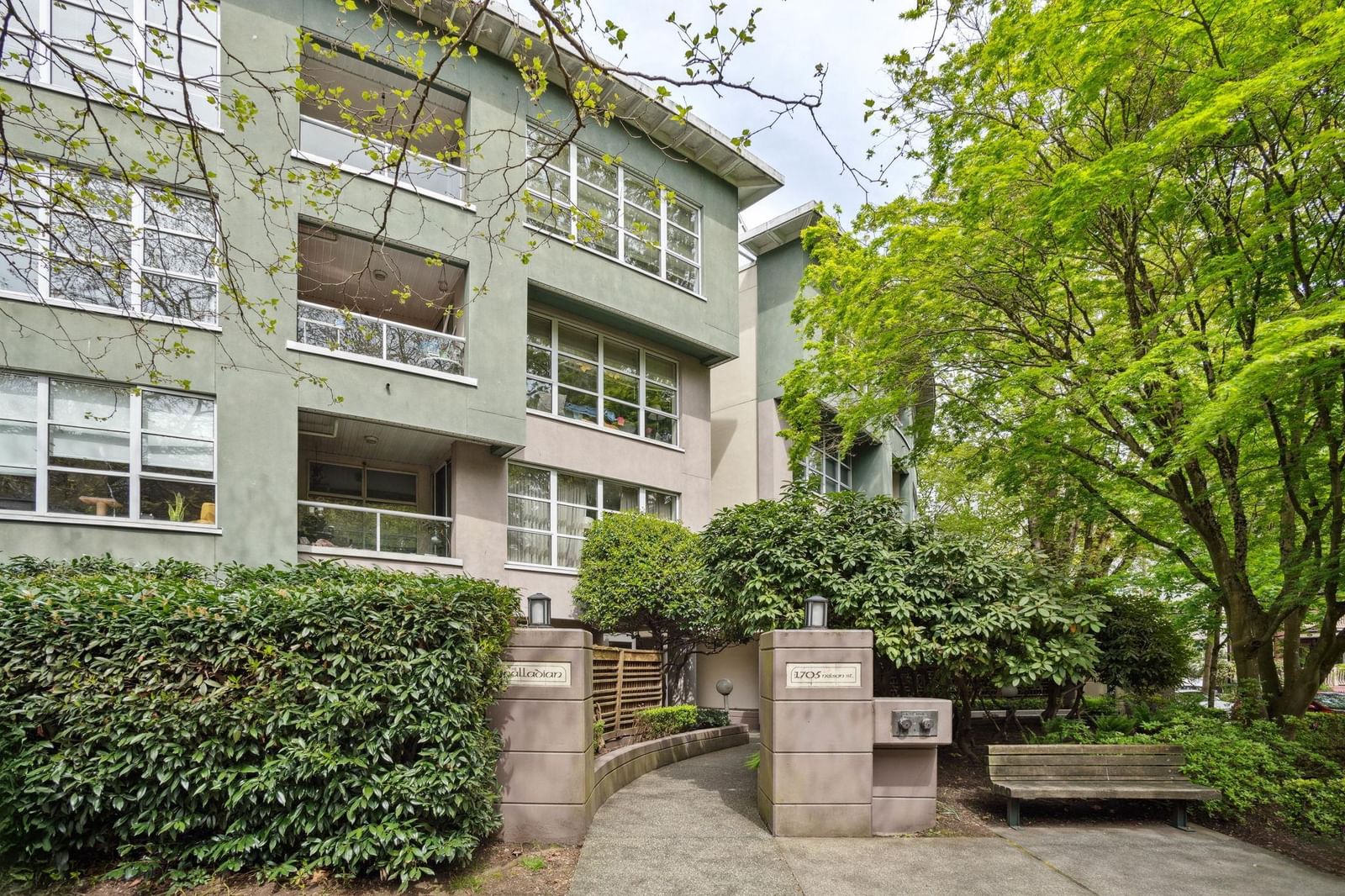 Listing Image 18