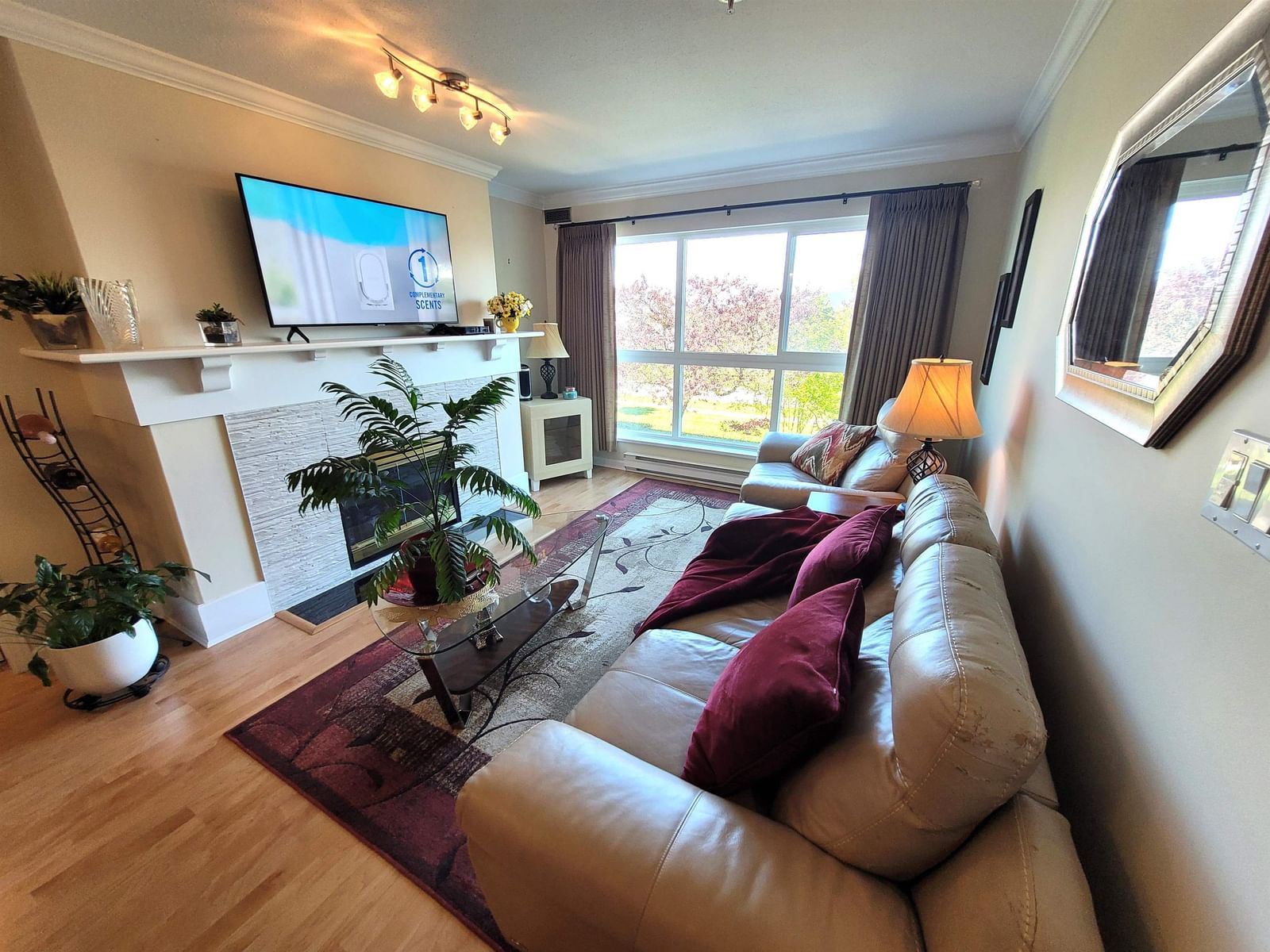Listing Image 6