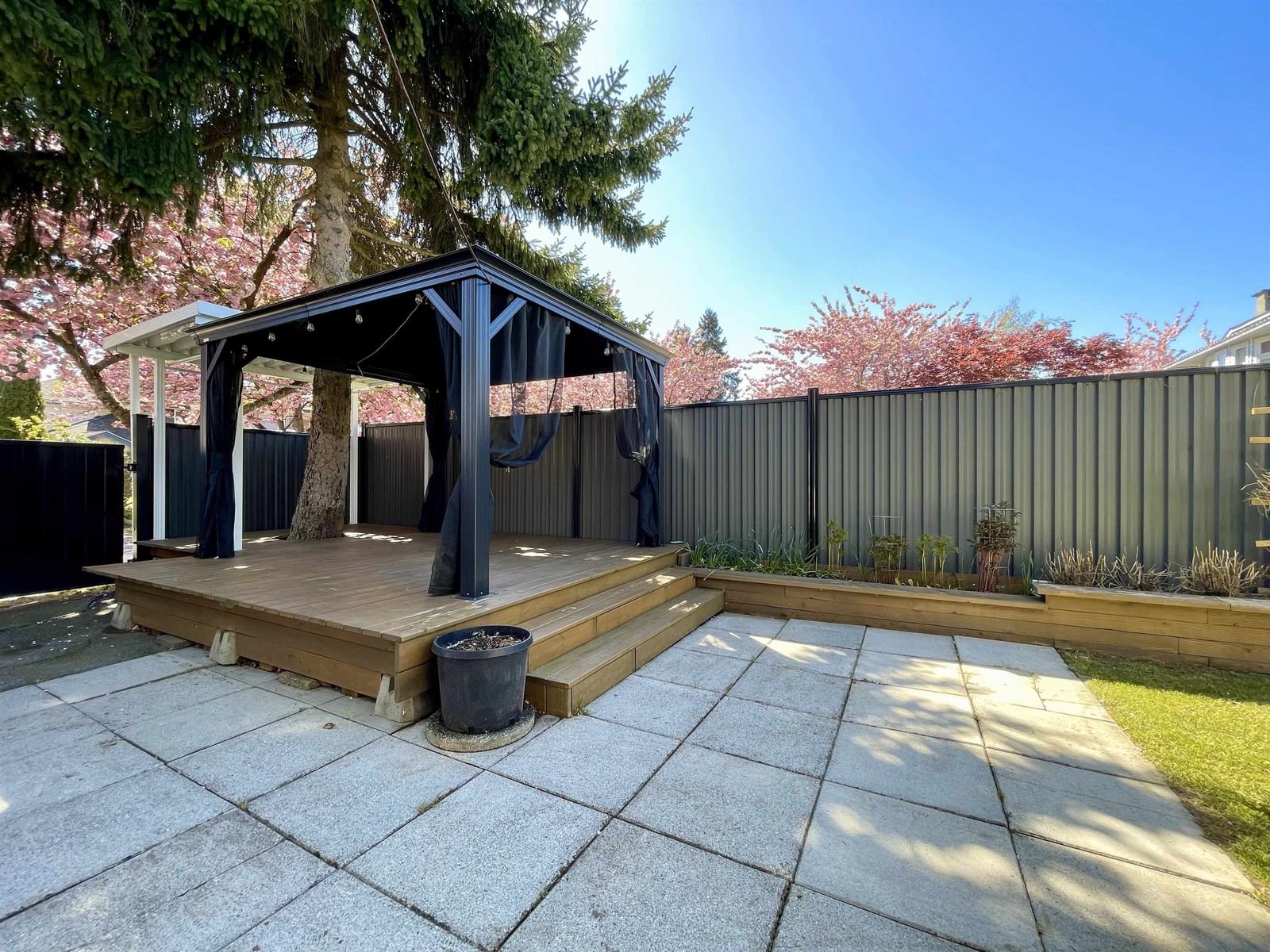 Listing Image 10
