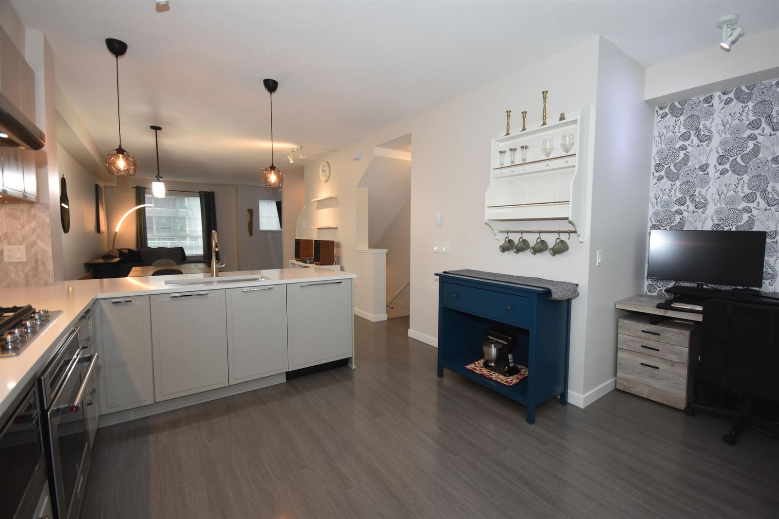 Listing Image 19