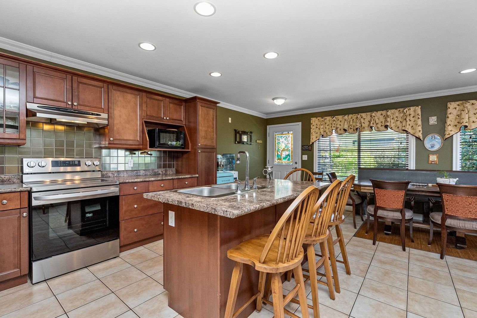 Listing Image 9