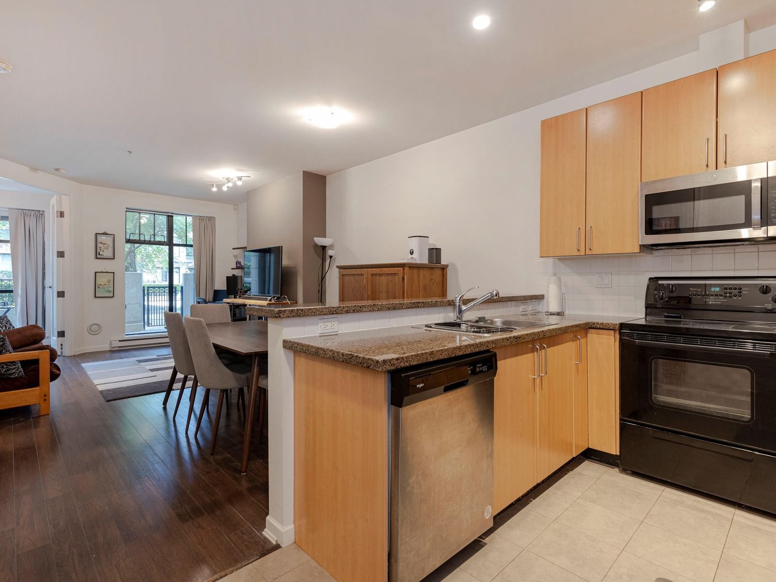 Listing Image 12