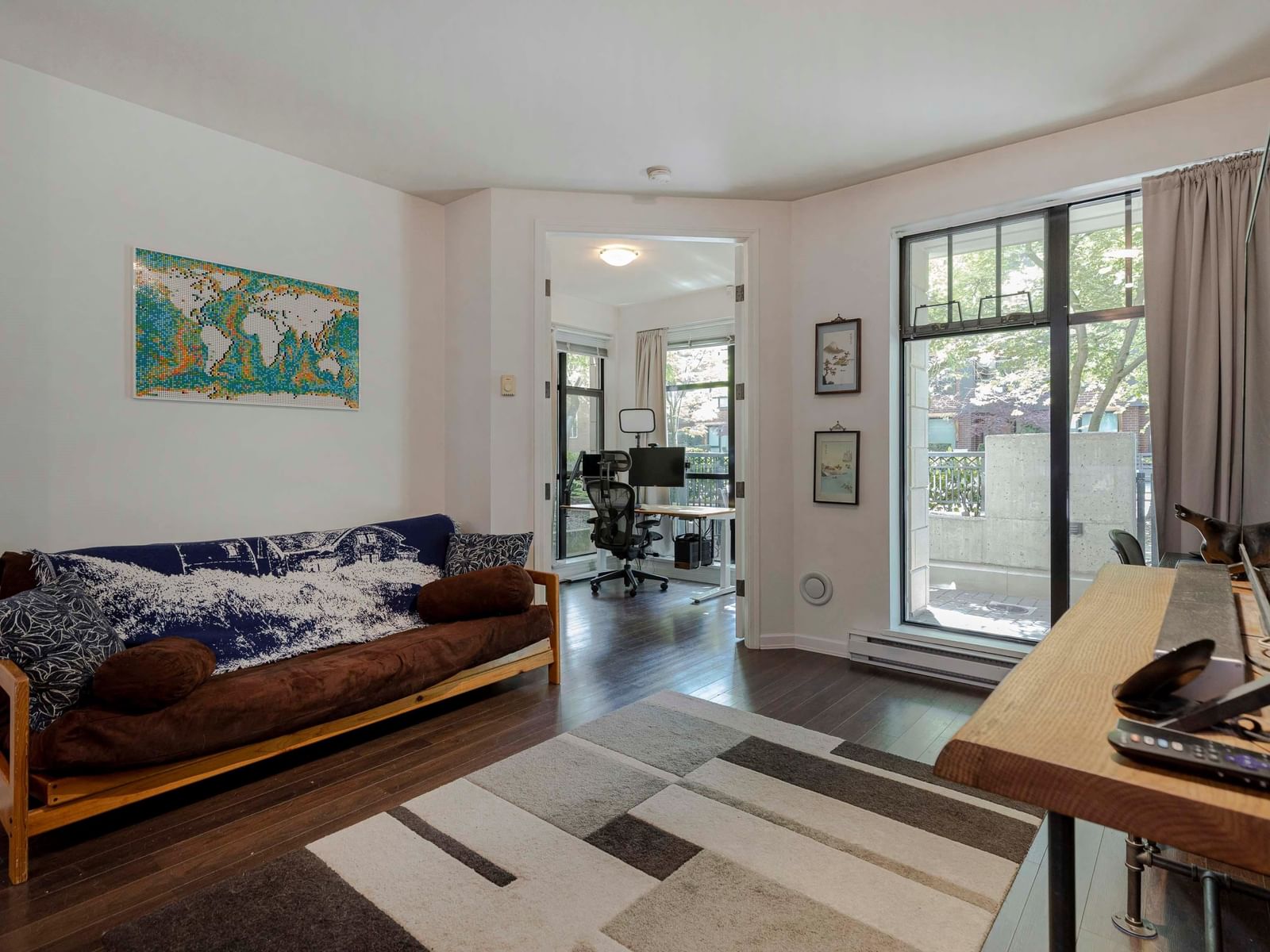 Listing Image 6