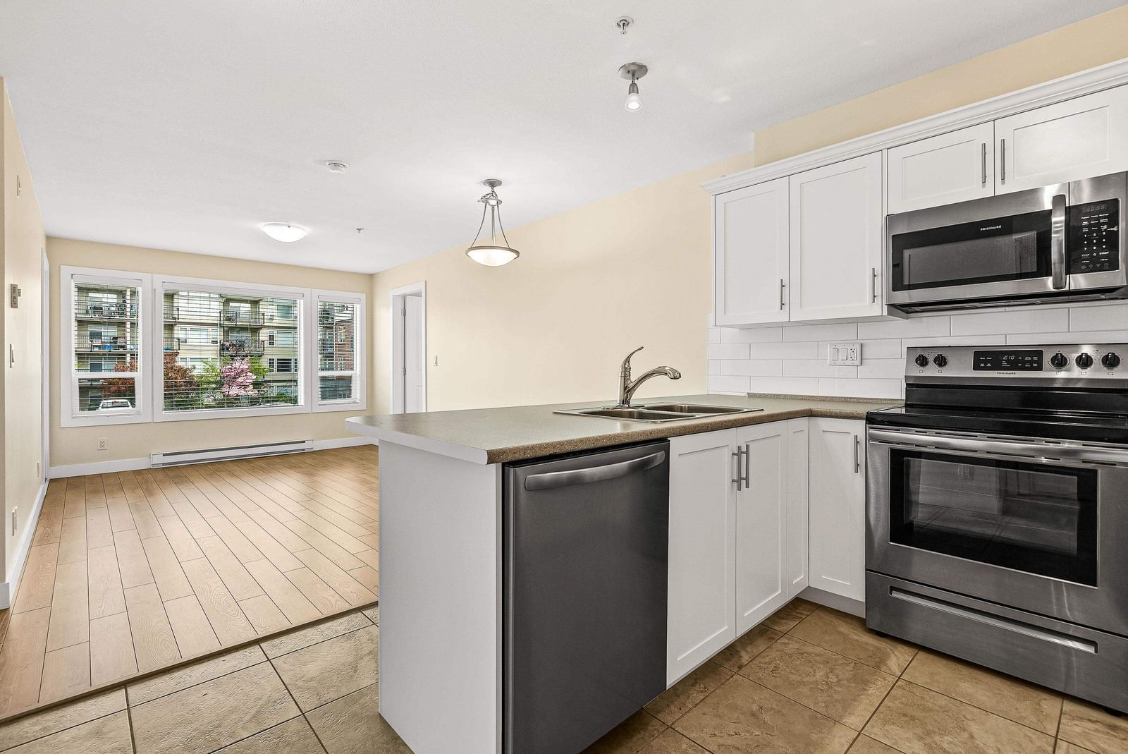 Listing Image 18