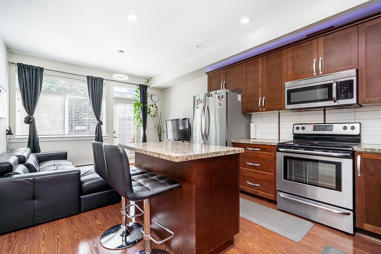 Listing Image 11