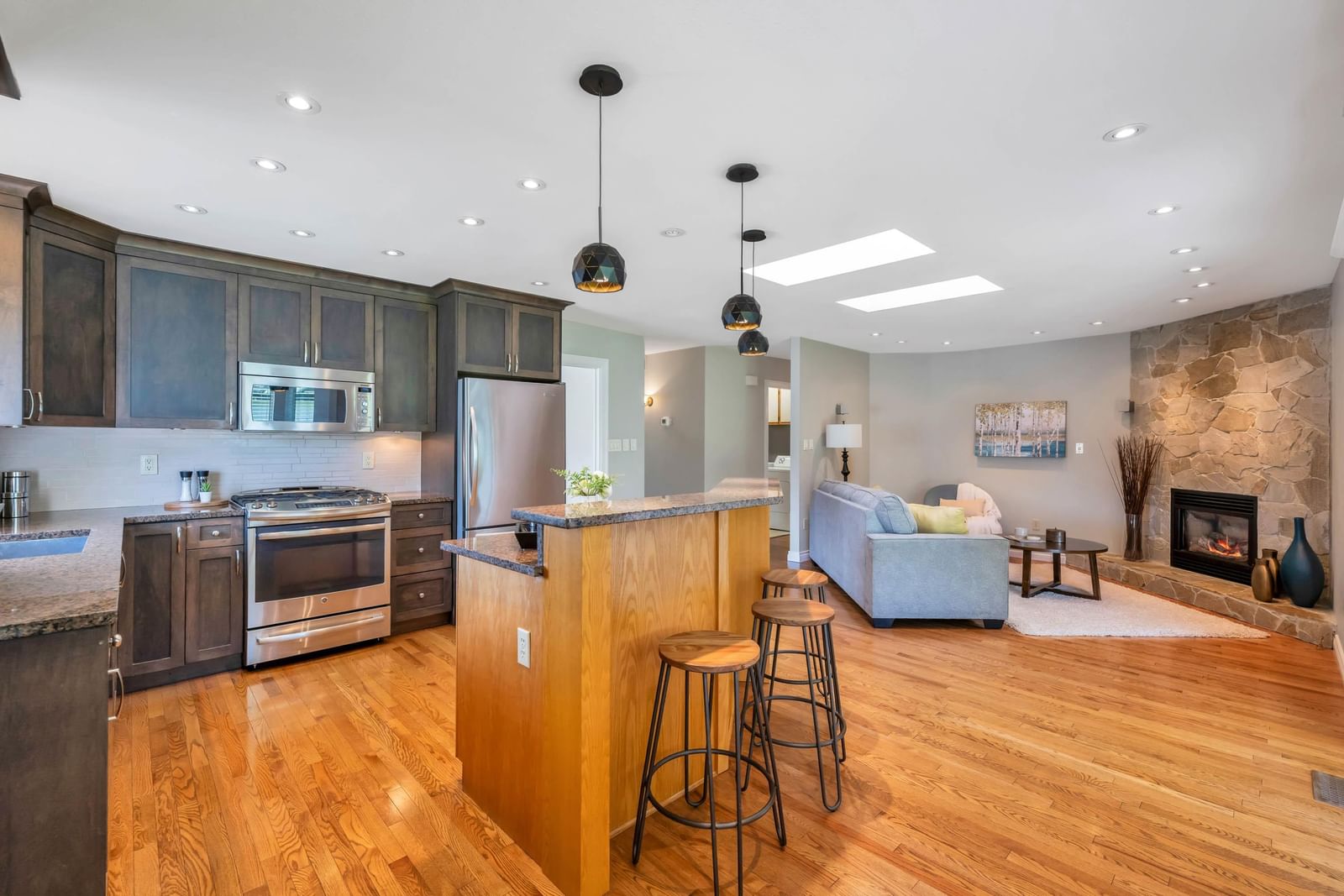 Listing Image 13