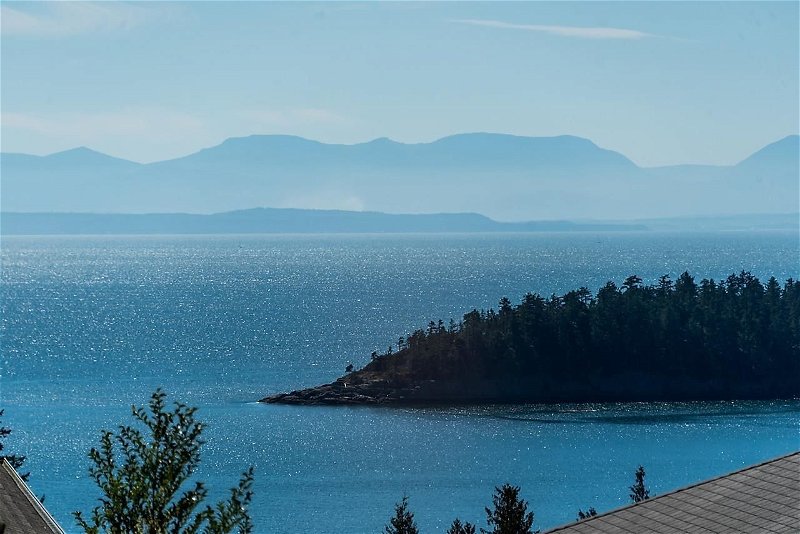 6388 Picadilly Place, Sechelt, British Columbia (MLS R2881123)